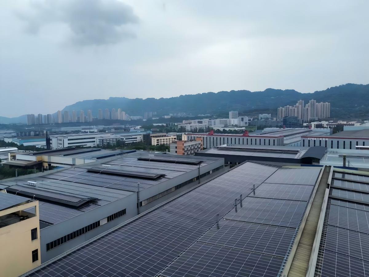 重慶典圣機(jī)械、冠群金屬加工有限公司1620KW分布式光伏電站